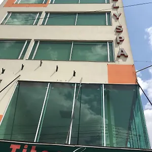 Hotel Titan & ***